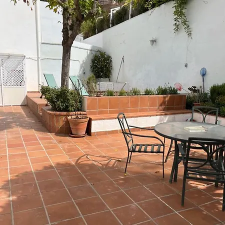 Mercedes Villa Granada